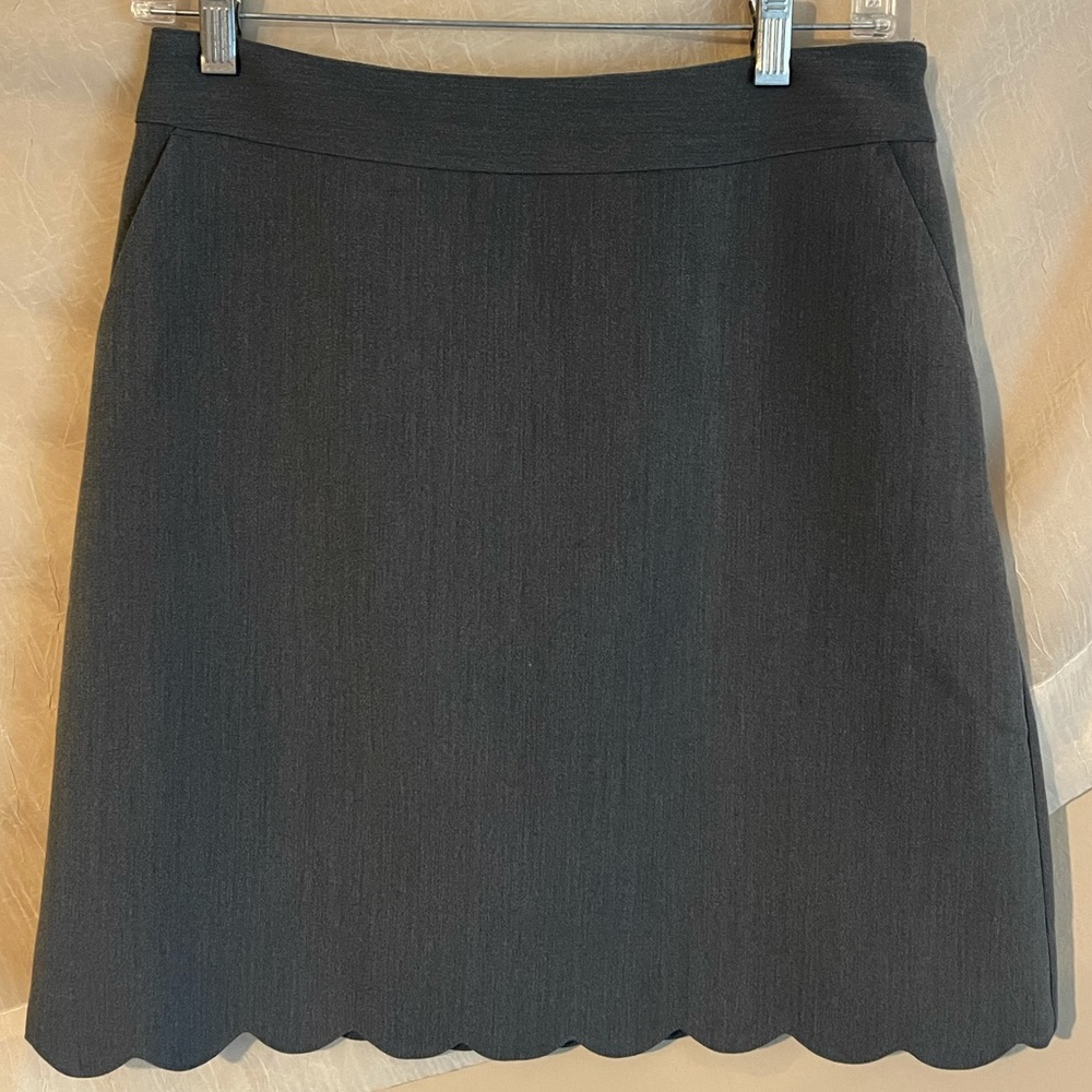 NWT Ann Taylor loft scalloped skirt sz 2